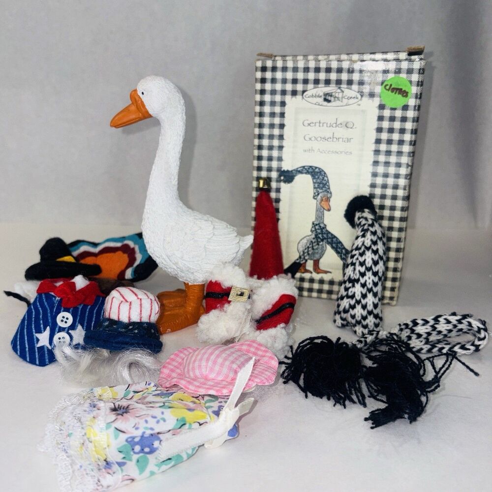 Vintage Cobble Creek Gertrude Q. Goosebriar Goose With (5) Outfits To Dress Her